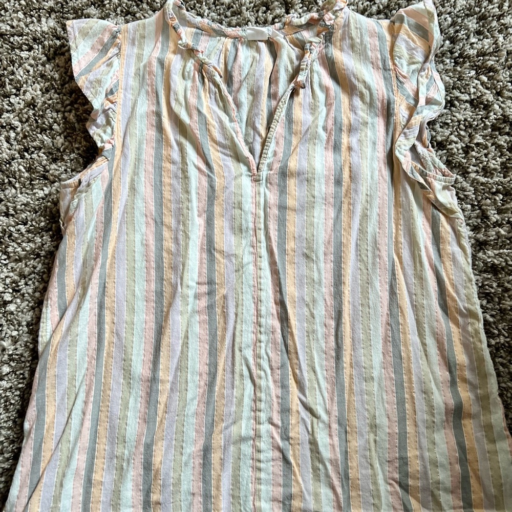 Gap size medium flutter sleeve top